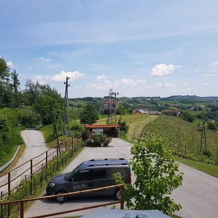 Feriegård Wine House Kaloh